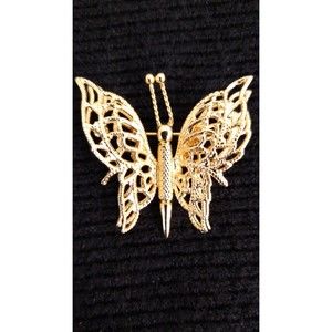 VTG Signed Monet Filigree Butterfly Pin Brooch Gold Tone Ribbed 2 Layer Wings